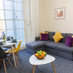 Holiday home K Suites - Montpellier Apartments, Cheltenham
